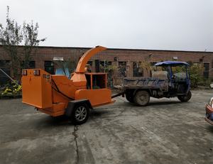 Máquina astilladora de madera de 6 pulgadas de alta productividad 55HP de potencia con tractor de orugas para industrias forestales y agrícolas - Product Image 6