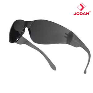 แว่นตานิรภัยโพลีคาร์บอเนต JODAH BRAVA2 DARK สำหรับงานอุตสาหกรรม ป้องกันแสงสะท้อน ป้องกันรอยขีดข่วน กรอบเต็ม ป้องกันแสงสีเข้ม สำหรับกิจกรรมกลางแจ้ง - Product Image 5