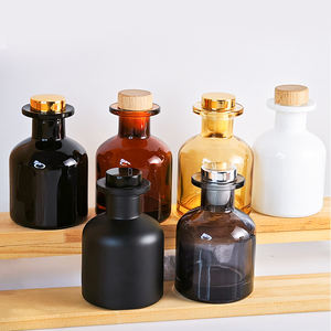 Vente en gros de haute qualité carré clair 50ml 100ml 150ml 200ml vide <span class=keywords><strong>parfum</strong></span> givré diffuseur de roseau bouteille en verre avec couvercle à vis - Product Image 3