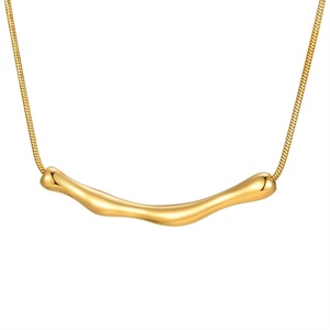 Collar de Tubo con Colgantes Múltiples Irregulares, Joyería Minimalista Hipoalergénica al por Mayor - Product Image 1