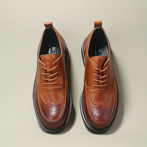 Chaussures brogues en cuir de haute qualité pour hommes, décontractées, respirantes, semelle souple, élégantes, adaptées aux occasions professionnelles ou formelles. - Product Image 4
