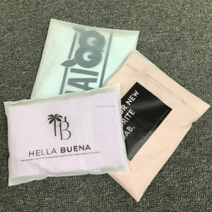 Sacs en <span class=keywords><strong>film</strong></span> de dégradation complète PLA + PBAT personnalisés sacs postaux <span class=keywords><strong>polly</strong></span> personnalisés pour vêtements - Product Image 1