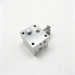 9239213 Électrovanne de pompe hydraulique de haute qualité applicable à l'excavatrice ZX870-5G, pièces d'origine en stock - Product Image 1