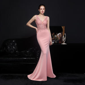 Robe de mariée longue sirène à imprimé floral, ornée de dentelle et de strass européens, entièrement artisanale, à une épaule, style Toast Maxi - Product Image 5