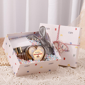 Ensemble de boîtes cadeaux rigides avec impression alphabet mignonne, sac en papier assorti, ficelle et étiquette suspendue pour emballage de cadeaux d'anniversaire ou de fêtes - Product Image 3