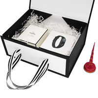 Caja de Regalo Rígida Plegable de Lujo con Cierre Magnético y Asa |   Materiales Reciclados |   Estampado de Logotipos Personalizados con Lámina y Impresión UV