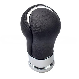 Perilla de palanca de cambios de Alta Calidad 2015-2020, engranaje de balonmano de cuero REVO para <span class=keywords><strong>TOYOTA</strong></span> <span class=keywords><strong>HILUX</strong></span> 6/5 <span class=keywords><strong>Speed</strong></span> Car - Product Image 2