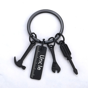 Porte-clés Papa, <span class=keywords><strong>marteau</strong></span>, tournevis, clé à molette, outils, cadeau pour la fête des pères, métal gravé - Product Image 1