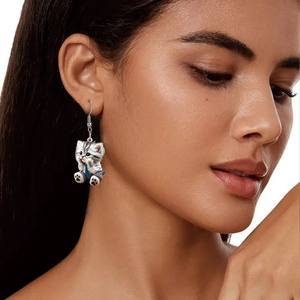 À la mode à la mode Animal plat acrylique boucles <span class=keywords><strong>d</strong></span>'oreilles chats portant chemise cravate <span class=keywords><strong>d</strong></span>écoratif ornement bijoux accessoires cadeaux femmes fille - Product Image 4