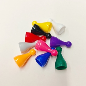 Nouveaux pions de jeu en plastique colorés personnalisés pour l'enseignement et les accessoires de jeux de cartes et de société - Product Image 3