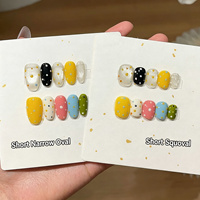 Vente en gros OEM ODM Faux ongles courts à presser faits main, motif Macaron estival frais, couleur contrastée et pois, style sucré