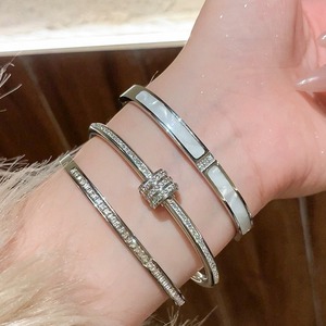 Bracelets de mode en acier inoxydable plaqué or 18 carats avec zircon électrolytique pour femmes, vente en gros - Product Image 4