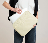 Sac de transport portable pour ordinateur portable, housse rembourrée personnalisée, étui durable et imperméable pour ordinateur portable, rangement quotidien pour étudiants et trajets.