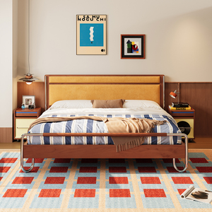 Cama de Plataforma de Madera Maciza Estilo Bauhaus de 1.8M con Cabecera Suave, Muebles de Dormitorio Modernos de Mediados de Siglo - Product Image 1