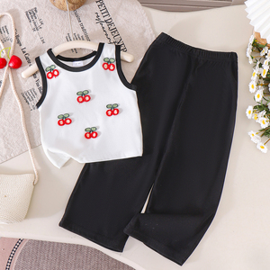 Set Due Pezzi Moda Bambina 2026: Gilet Bianco Morbido e <span class=keywords><strong>Pantaloni</strong></span> Rossi per Bambine, Abbigliamento Autunno Inverno - Product Image 1