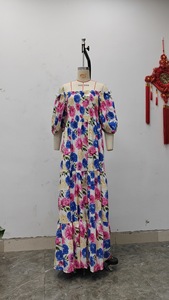 Robe longue d'été pour femmes, décontractée, manches courtes, épaules froncées, design évasé, imprimé floral numérique, lavable, motif floral - Product Image 5