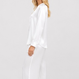<span class=keywords><strong>Pigiama</strong></span> di Lusso in <span class=keywords><strong>Raso</strong></span> di Seta <span class=keywords><strong>Bianco</strong></span> per Donne Taglie Forti, Set Due Pezzi Casual con Maniche Lunghe e Colletto - Product Image 2
