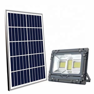 ไฟสปอร์ตไลท์ LED พลังงานแสงอาทิตย์ RGB คุณภาพสูง 100W-300W สำหรับใช้งานกลางแจ้งและสวน ระดับ IP65 ตัวโครงอะลูมิเนียมและเหล็ก - Product Image 1