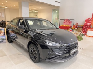 ราคาสุดคุ้มสำหรับรถยนต์ใหม่ Dongfeng Fengshen Yixuan 2026 เครื่องยนต์ 1.5 ลิตร เกียร์อัตโนมัติ รุ่นหรูหรา ซีดานขนาดกะทัดรัด 4 ประตู - Product Image 4