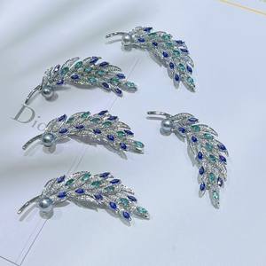 Broche de poitrine de luxe haut de gamme pour femme, nouveau design en cristal en forme d'épi de blé, accessoires élégants pour costume - Product Image 2