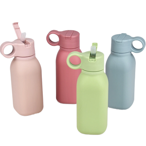 Bouteille d'eau en silicone avec couvercle à paille, anti-fuite, réutilisable, en silicone de qualité alimentaire, bouteille portable pour enfants, voyages en plein air - Product Image 3
