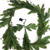 Guirlande de pin artificielle en plastique pour décoration extérieure, vente en gros