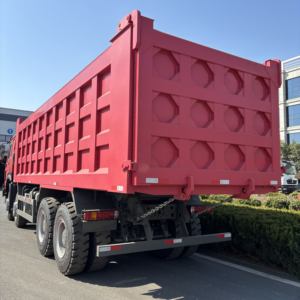 Camion benne basculante robuste d'occasion Howo Sinotruk 371 380 400hp pour le transport de sable et de roche, avec pneus 1200R20 - Product Image 4