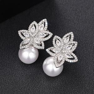 Orecchini Pendenti a Goccia con Motivi Floreali per Donne, Design Elegante per Uso Quotidiano, Regalo per Feste, Accessori - Product Image 3