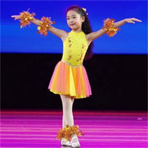 Pulsera deportiva de rayas coloridas para actuación de baile, accesorio de mano de porristas para decoraciones de fiesta para el regreso a la escuela - Product Image 3