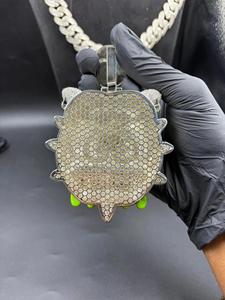 จี้รูปบูลด็อกประดับเพชรแบบ Iced Out สีเขียวนีออน VVS มอยส์ซาไนต์ เงินแท้ 925 - Product Image 4