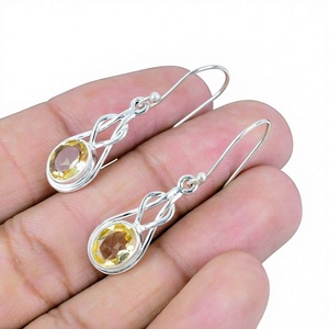Boucles d'oreilles pendantes en argent 925 avec topaze, serties de pierres en forme de goutte d'eau, bijoux classiques pour femmes, à porter tous les jours - Product Image 1