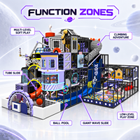 Aire de jeux intérieure sur le thème de l'usine spatiale du futur pour enfants, avec piscine à balles, toboggan aquatique, jeux souples multi-niveaux, parc d'attractions