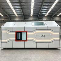 Capsule spatiale triangulaire spéciale en verre panoramique intelligent, unité soudée incurvée pour maison-capsule de glamping de luxe