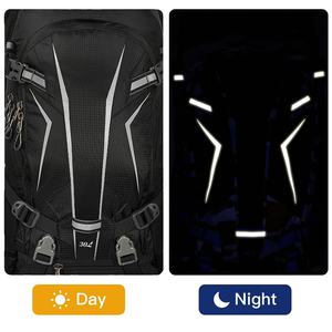 Sac à dos multifonctionnel pour sports de plein air, voyages, trekking, camping, randonnée, équitation, sac d'hydratation imperméable avec <span class=keywords><strong>housse</strong></span> de pluie - Product Image 3