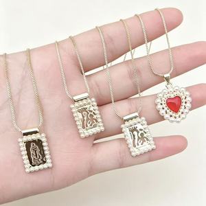 Collar al por mayor con colgante de la Virgen María con marco de perlas, cadena fina de oro y dije de perla de corazón rojo, joyería para mujer - Product Image 5