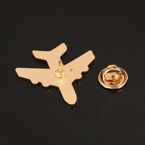 Pins de Esmalte Suave con Diseño Único de Avión de Dibujos Animados, Insignias de Metal 3D Personalizadas, Listas para Enviar - Product Image 6