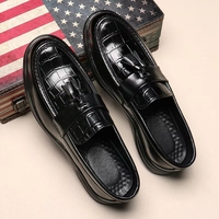 Mocassins à pampilles marron pour hommes, motif crocodile, à enfiler, chaussures habillées formelles à semelle épaisse pour le bureau et les réunions d'affaires
