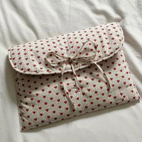 Housse pour ordinateur portable matelassée avec logo personnalisé et cœur Étui matelassé pour ordinateur portable personnalisé avec nœud