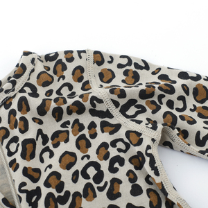 <span class=keywords><strong>Pelele</strong></span> lindo de <span class=keywords><strong>lana</strong></span> merino con estampado de leopardo para bebé con cierre de botón para recién nacidos y niños pequeños - Product Image 3