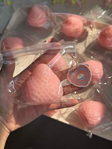 ソフトシリコンストレスリリーフ感覚フィジェットおもちゃストロベリーピンチフィジェットボールスクイズおもちゃ子供用 - Product Image 2