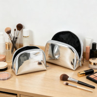 Étui à maquillage imperméable pratique et réutilisable en PU, avec coque argentée brillante, pochette cosmétique portable, sac de rangement pour soins de la peau en voyage