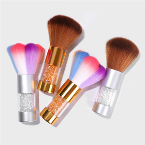 Brocha de base plana líquida única de maquillaje <span class=keywords><strong>Kabuki</strong></span> de plástico largo negro y dorado de etiqueta privada de alta calidad - Product Image 3