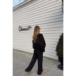 Ensemble de costume noir pour femme avec détail poche - Product Image 1