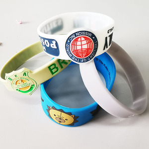 저렴한 사용자 정의 인쇄 debossed 로고 텍스트 색상 크기 빛나는 어두운 실리콘 팔찌 - Product Image 5