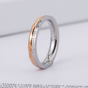 Anillos de Pareja de Acero Inoxidable, Chapados en Oro Rosa de 18K, con Letra Grabada e Incrustaciones de Circonio, Anillo de Boda Unisex - Product Image 5