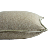 Coussin décoratif Evergreen en velours mat camel avec bordure, oreiller carré pour lit, canapé, décoration de maison