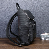Grand sac à dos personnalisé de luxe en cuir de vachette véritable au design crocodile pour ordinateur portable fermeture éclair personnalisée et étanche pour hommes d'affaires