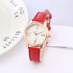 Belle montre pour dames Nouveau design Fashion Girls Fancy Sexy Beaucoup de couleurs Lady Leather Watch