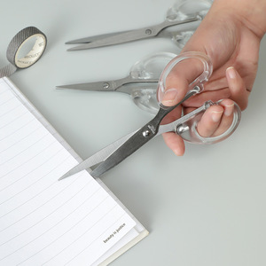 <span class=keywords><strong>Ciseaux</strong></span> transparents en acier inoxydable <span class=keywords><strong>de</strong></span> 16 cm, petite taille, pour travaux manuels, <span class=keywords><strong>couture</strong></span>, découpe <span class=keywords><strong>de</strong></span> papier pour étudiants - Product Image 1