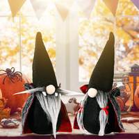 Décorations de fête d'Halloween à quantité minimale de commande basse Décor de gnomes Vampire Duckula avec crocs et cape noire